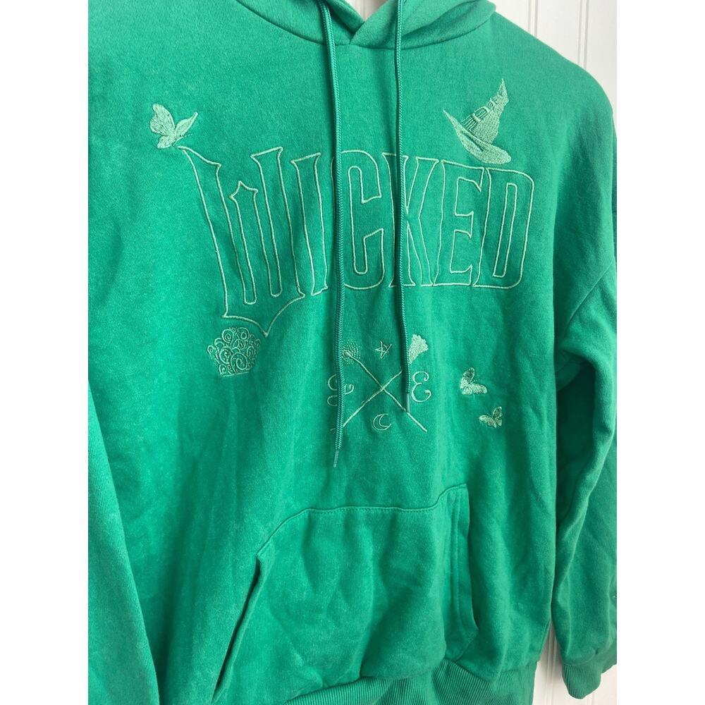 LAST CHANCE WICKED Sweatshirt Women's XS Green Broom and Wand - Picture 2 of 7